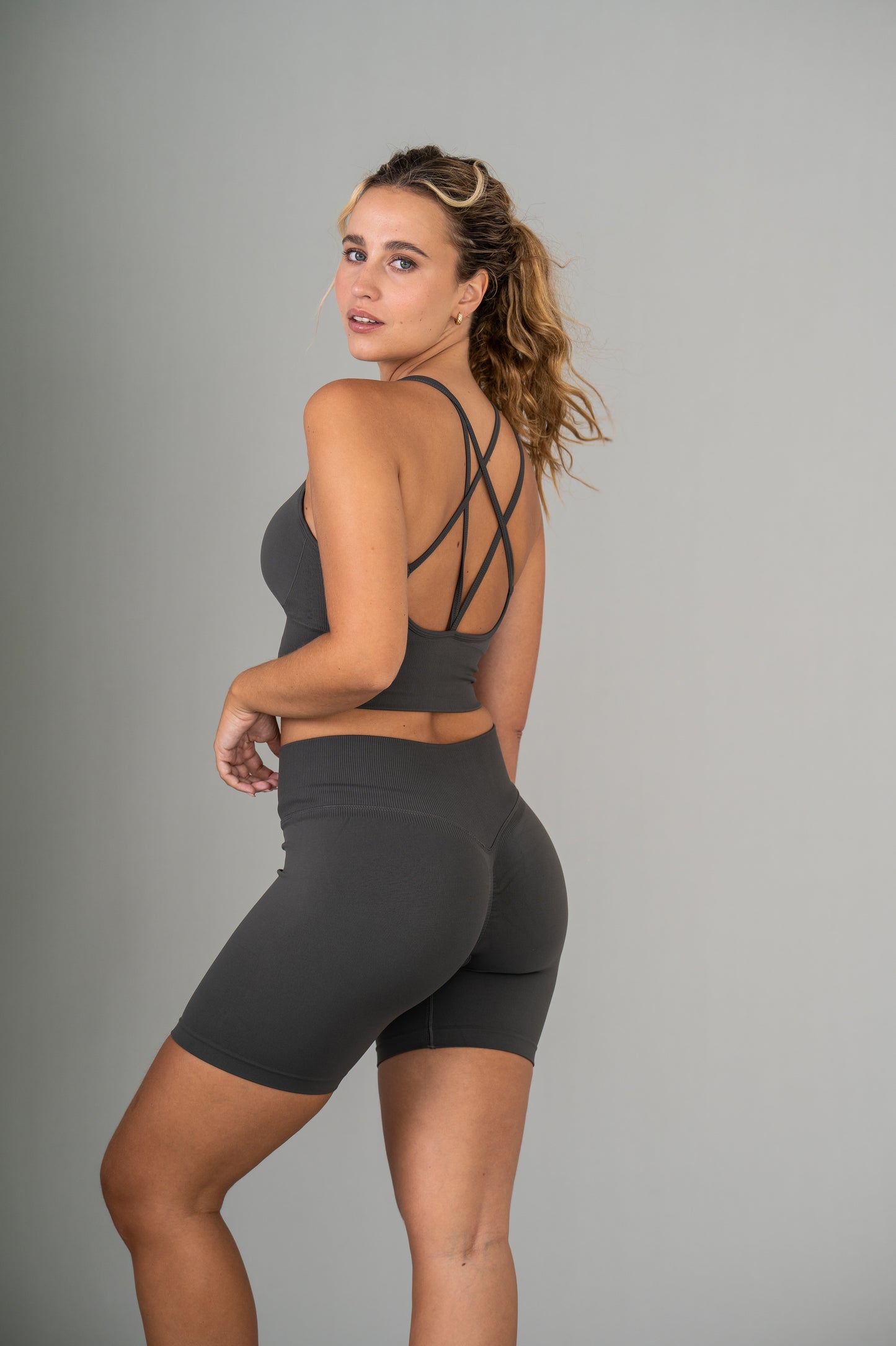 Short Apolline